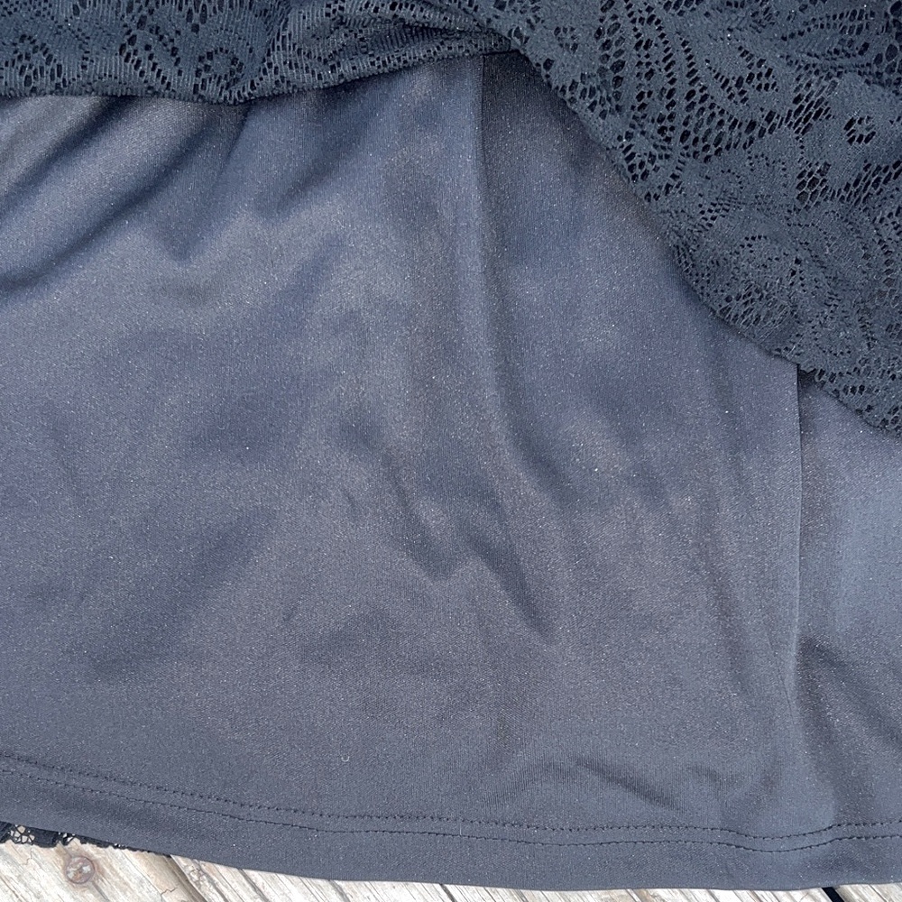 Slinky, friend, Elegant Black Lace Dress - Plus Size 2X - Picture 4 of 6